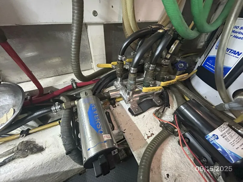 Slide: The Image of 45' Ocean Alexander oil change system - 5666052