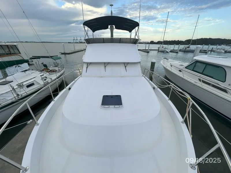 Slide: The Image of 45' Ocean Alexander foredeck aft - 5666025