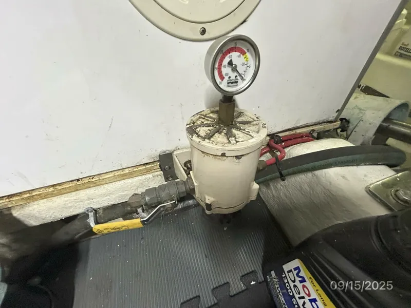 Slide: The Image of 45' Ocean Alexander generator Racor fuel filter - 5666034