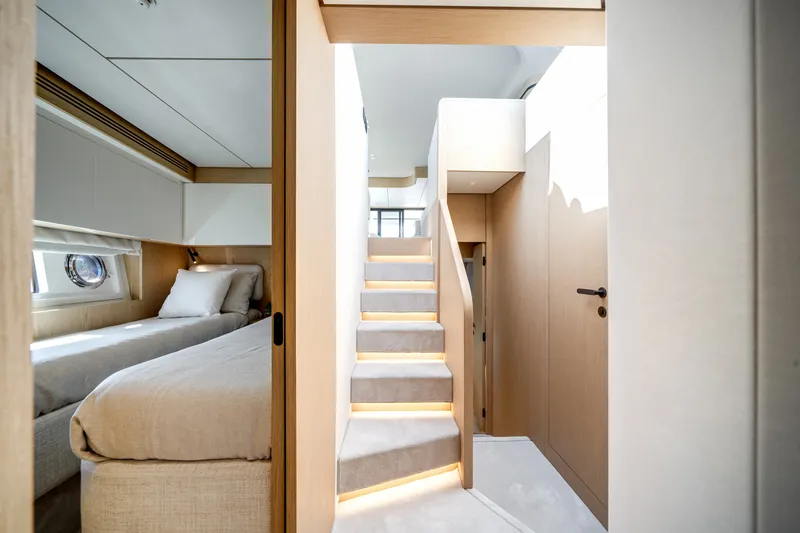 Slide: The Image of Azimut Fly 62 2026 - 5829445