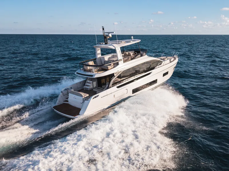 Slide: The Image of Azimut Fly 62 2026 - 5829427
