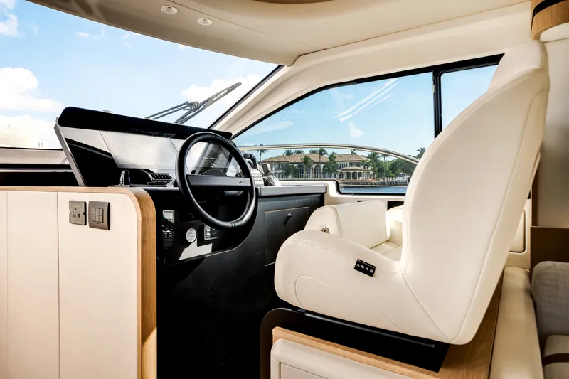 Slide: The Image of Azimut Fly 62 2026 - 5829473