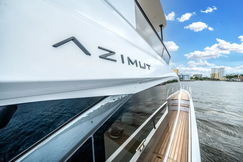 Slide: The Image of Azimut Fly 62 2026 - 5829484