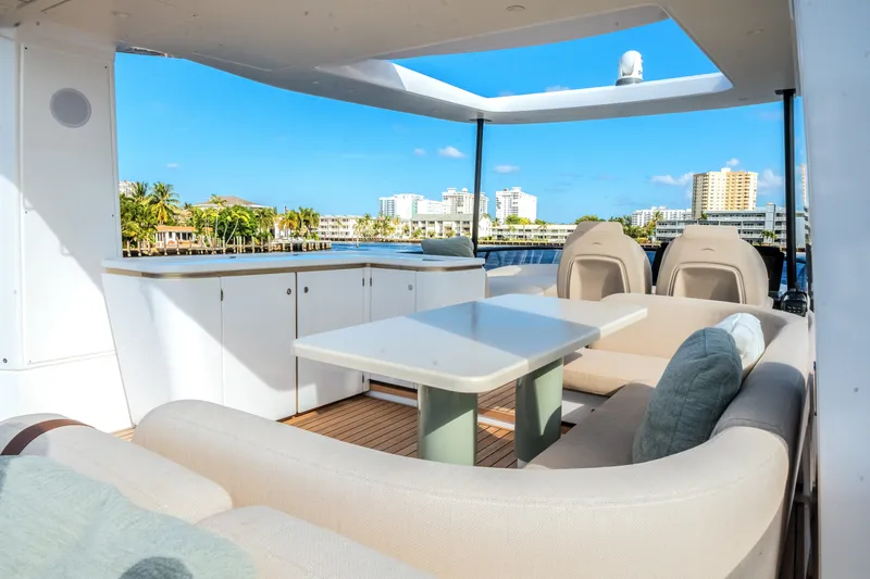 Slide: The Image of Azimut Fly 62 2026 - 5829491