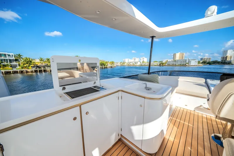Slide: The Image of Azimut Fly 62 2026 - 5829492