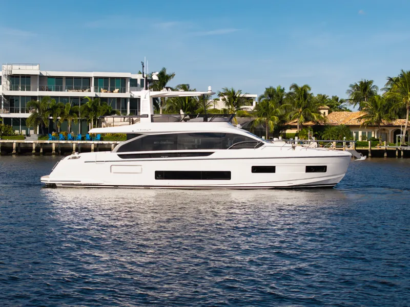 Slide: The Image of Azimut Fly 62 2026 - 5829433