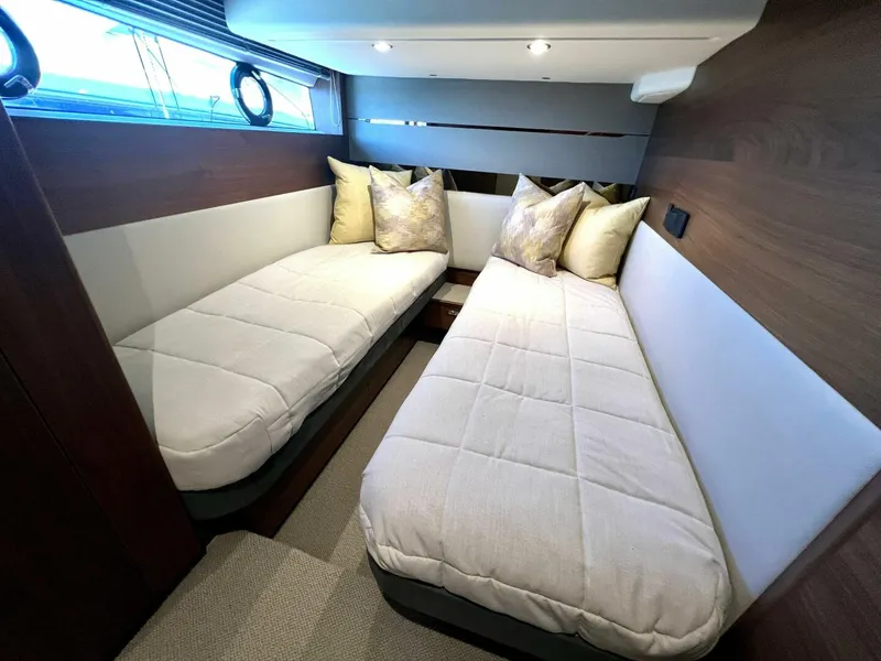 Slide: The Image of Princess S62 2023 - 5666824