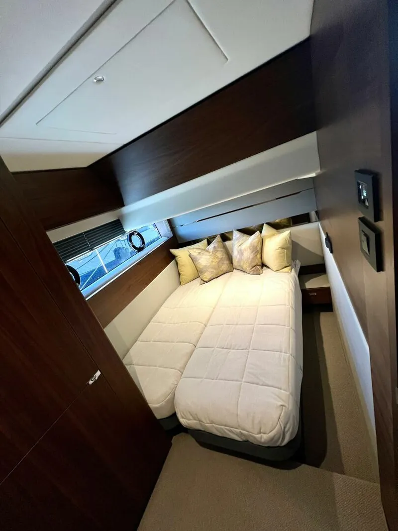 Slide: The Image of Princess S62 2023 - 5666828