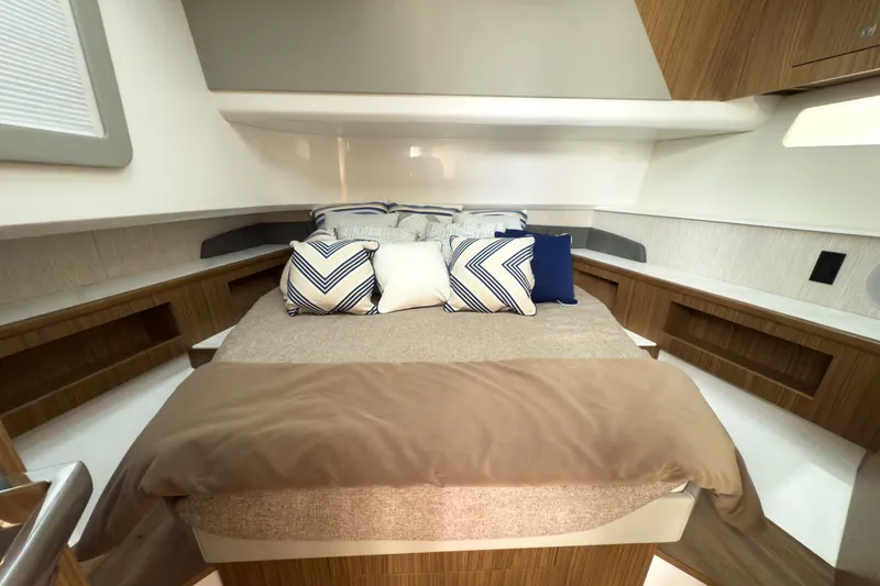 Slide: The Image of Cruisers 50GLS OB 2026 - 5667004