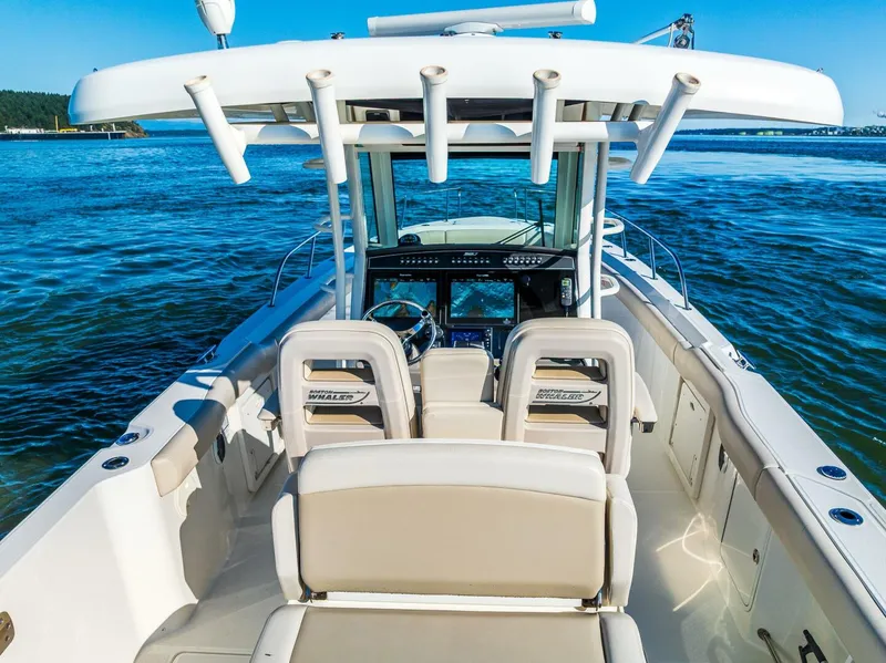 Slide: The Image of Boston Whaler 330 Outrage 2017 - 5667081