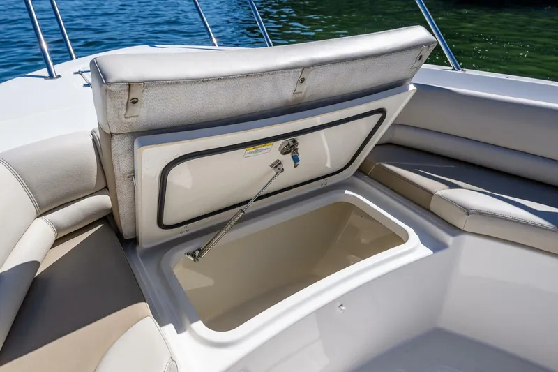 Slide: The Image of Boston Whaler 330 Outrage 2017 - 5667092