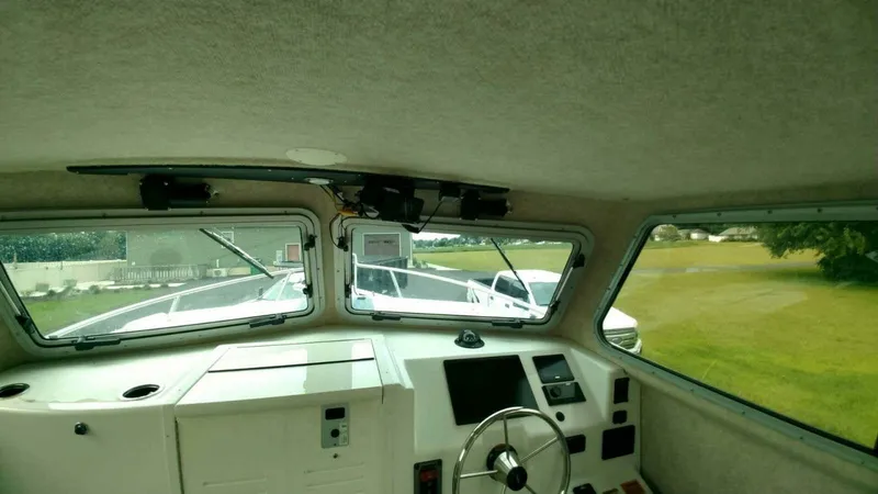 Slide: The Image of Parker Marine 2820 XLD Sport Cabin 2024 - 5670777