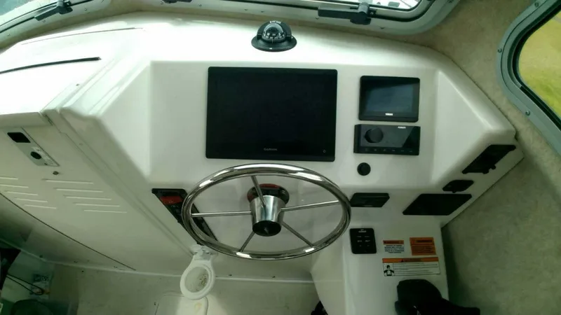 Slide: The Image of Parker Marine 2820 XLD Sport Cabin 2024 - 5670780