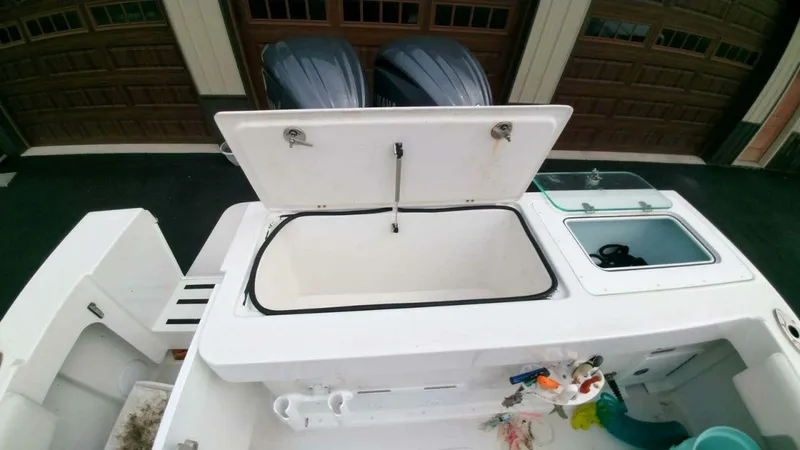 Slide: The Image of Parker Marine 2820 XLD Sport Cabin 2024 - 5670784