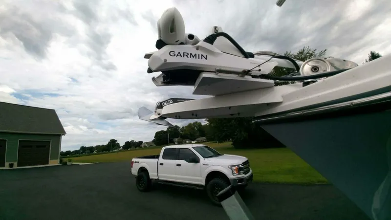 Slide: The Image of Parker Marine 2820 XLD Sport Cabin 2024 - 5670785