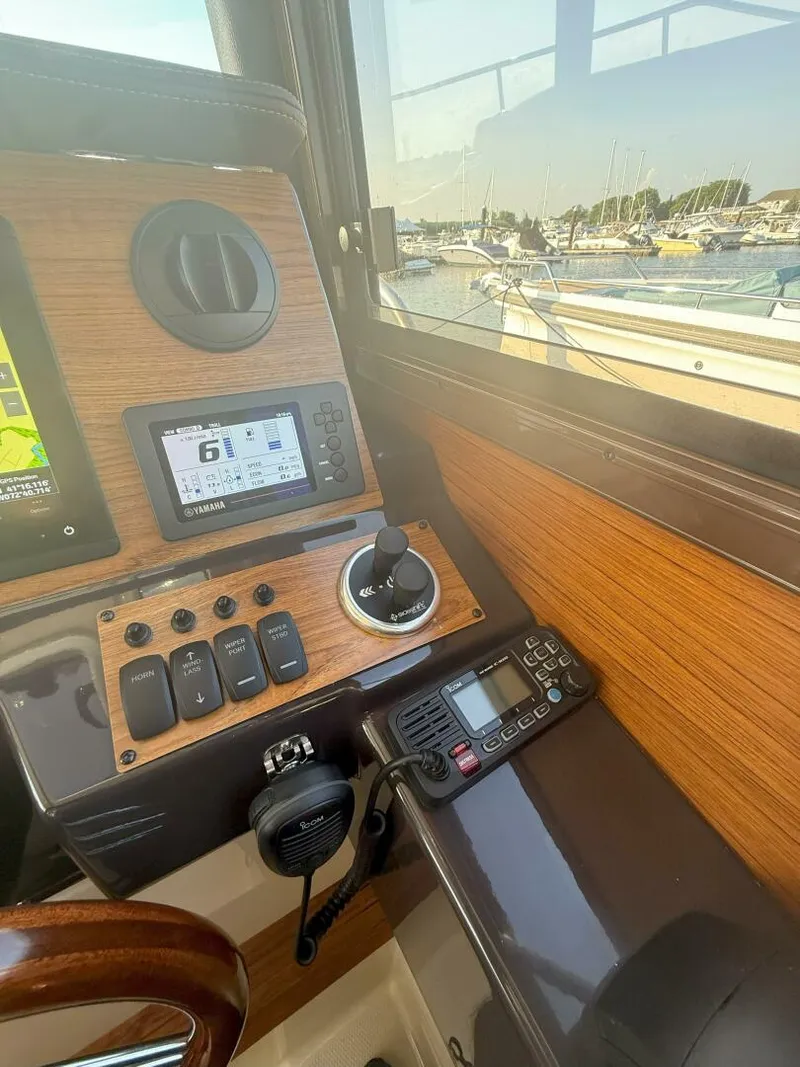 Slide: The Image of Ranger Tug R-27 2023 - 5671058