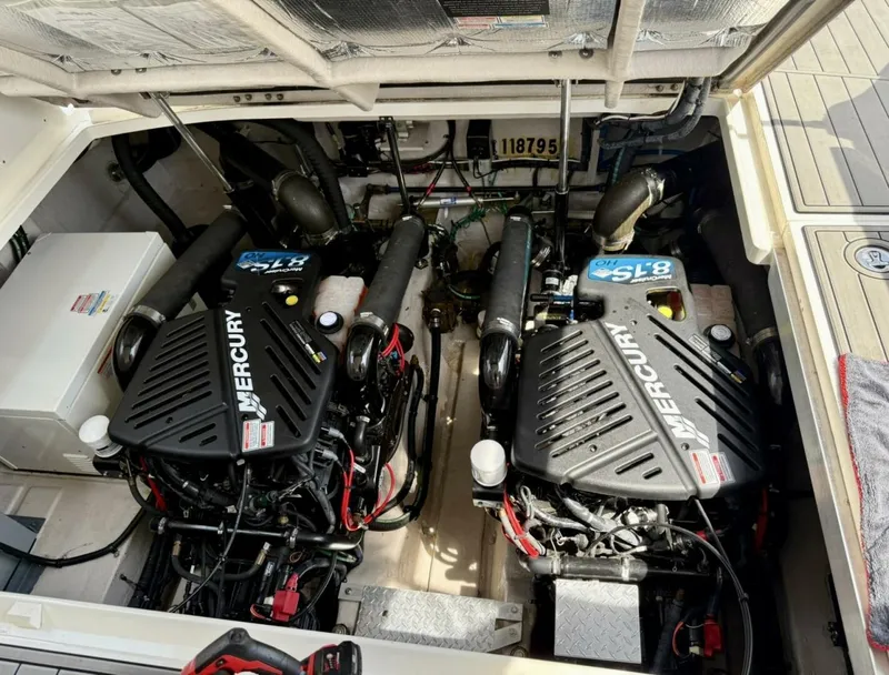 Slide: The Image of Sea Ray 400 Sundancer 2006 - 5671345