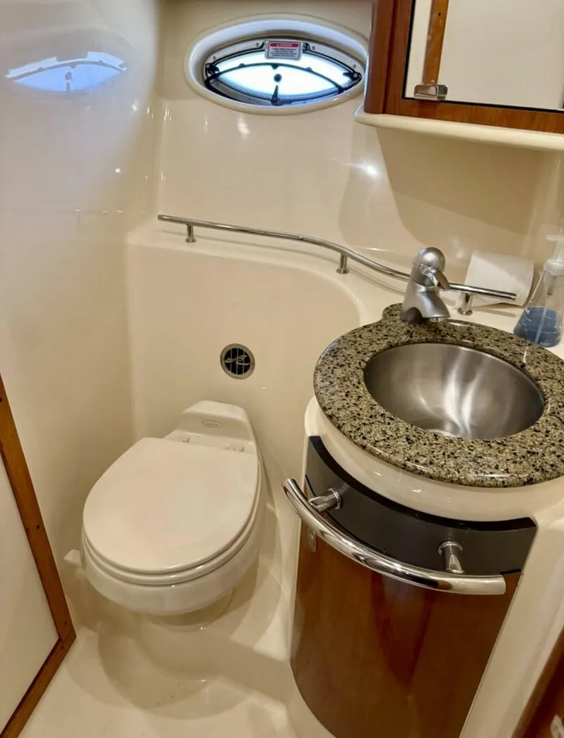 Slide: The Image of Sea Ray 400 Sundancer 2006 - 5671369