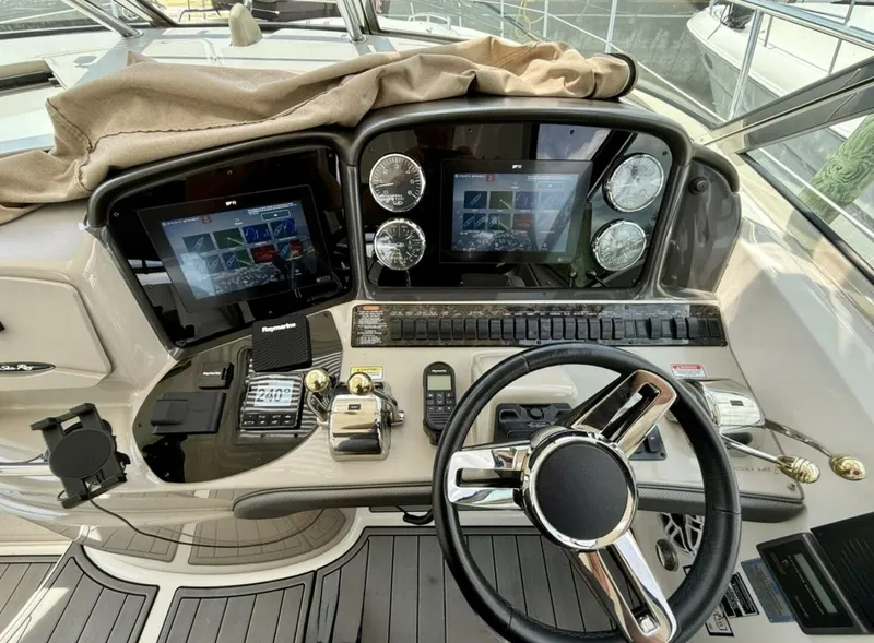 Slide: The Image of Sea Ray 400 Sundancer 2006 - 5671335