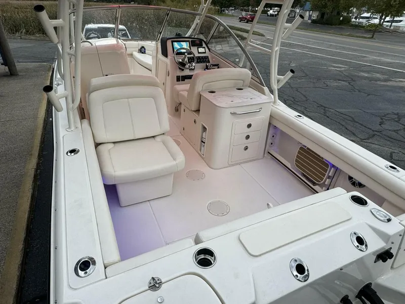 Slide: The Image of Grady-White Freedom 255 2023 - 5712795