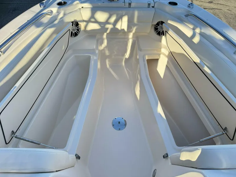 Slide: The Image of Grady-White Freedom 255 2023 - 5712793