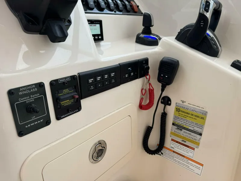 Slide: The Image of Grady-White Freedom 255 2023 - 5712819