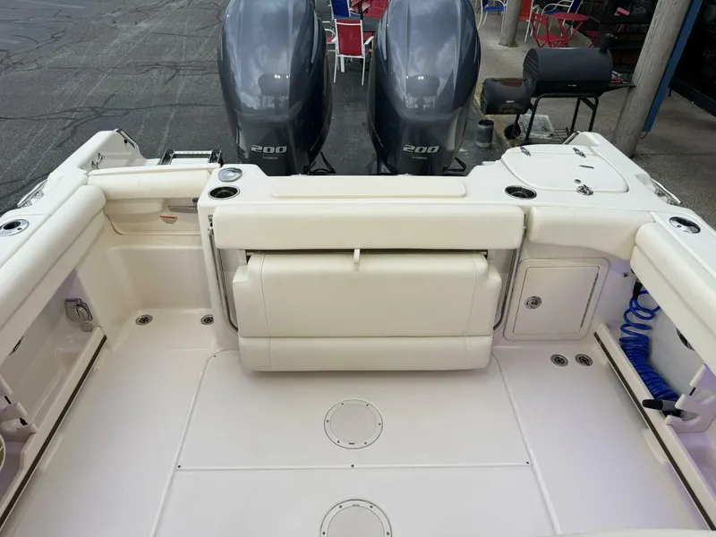 Slide: The Image of Grady-White Freedom 255 2023 - 5712802