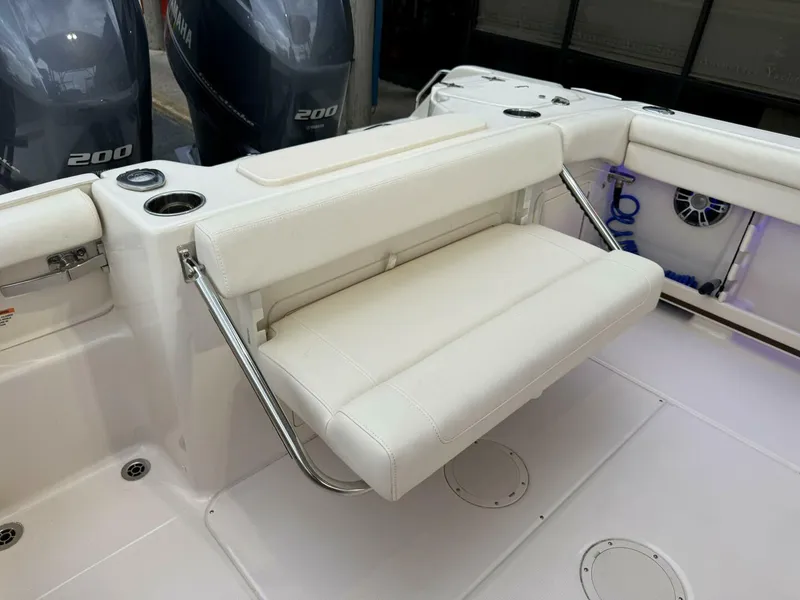 Slide: The Image of Grady-White Freedom 255 2023 - 5712803