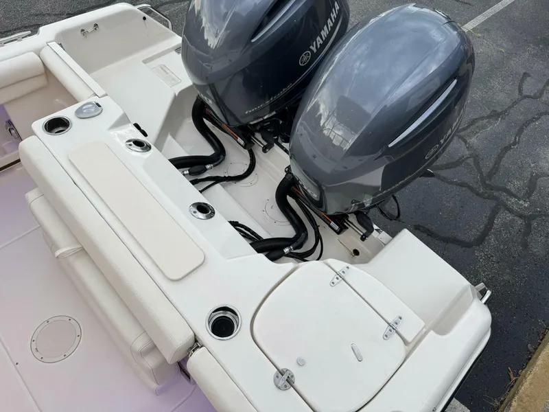 Slide: The Image of Grady-White Freedom 255 2023 - 5712829