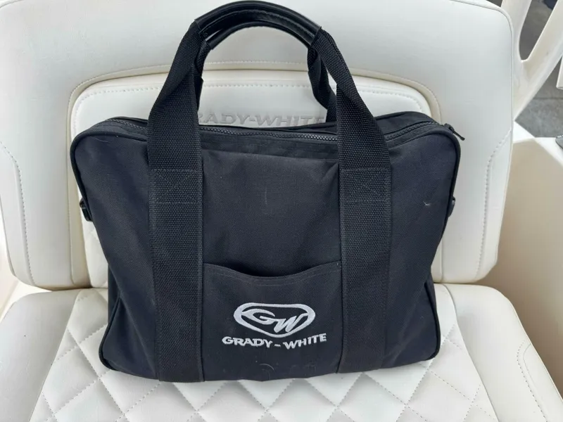 Slide: The Image of Grady-White Freedom 255 2023 - 5712825