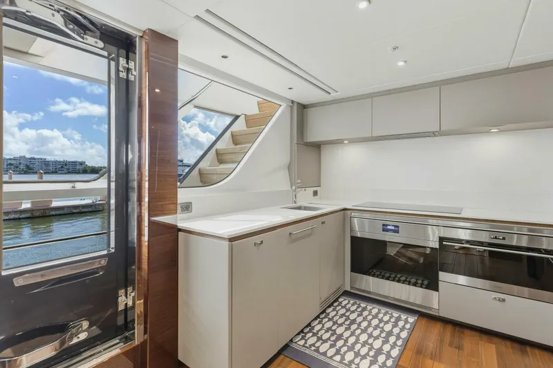 Slide: The Image of 2023 Princess X95 LADY LION - 5723877