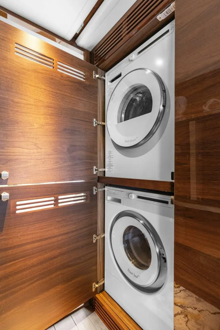 Slide: The Image of 2023 Princess X95 LADY LION - 5724291