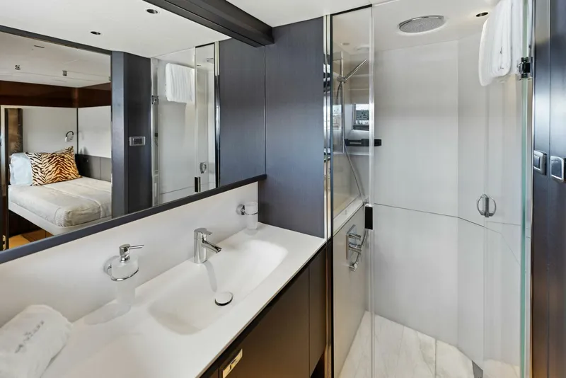 Slide: The Image of 2023 Princess X95 LADY LION - 5724330