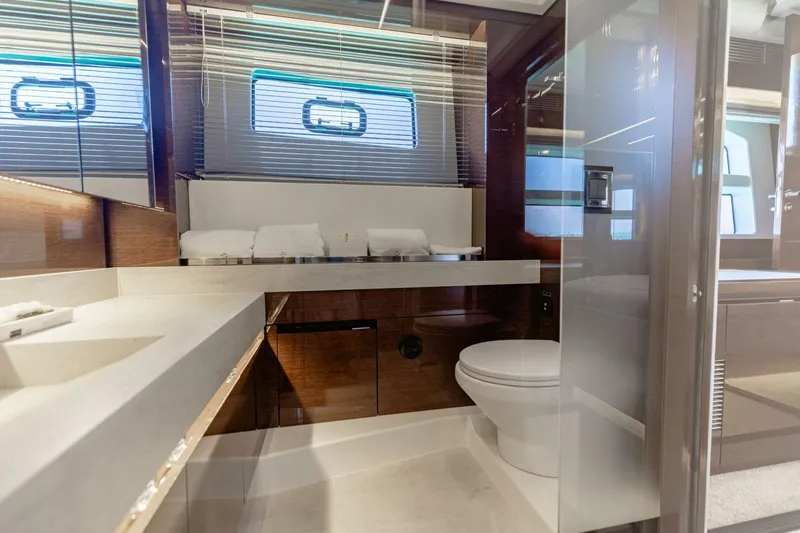 Slide: The Image of 2019 Prestige 590 Fly 'New Heart' - Master Head  - 5681149