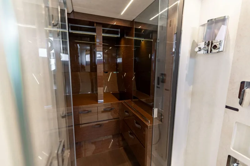 Slide: The Image of 2019 Prestige 590 Fly 'New Heart' - Master Closet - 5681150