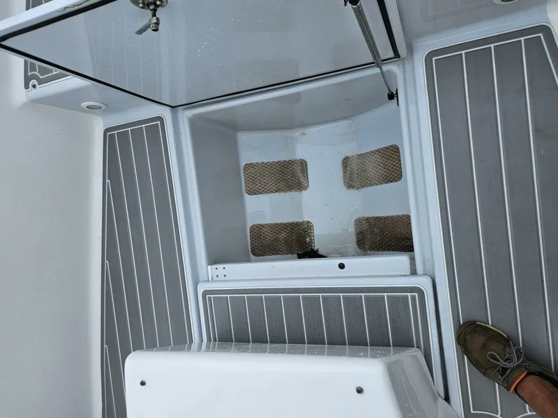 Slide: The Image of Topaz 24 2005 - 5672274