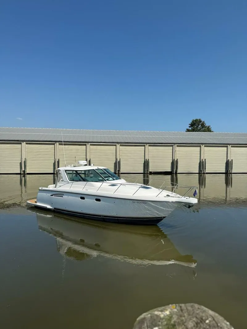 The Image of Tiara 36 2005 - 5673300