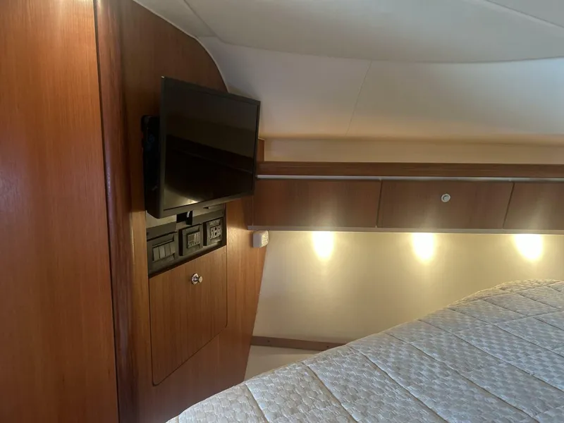 Slide: The Image of Tiara 36 2005 - 5681661