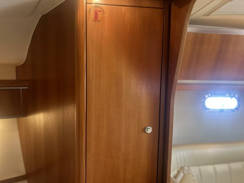 Slide: The Image of Tiara 36 2005 - 5681663