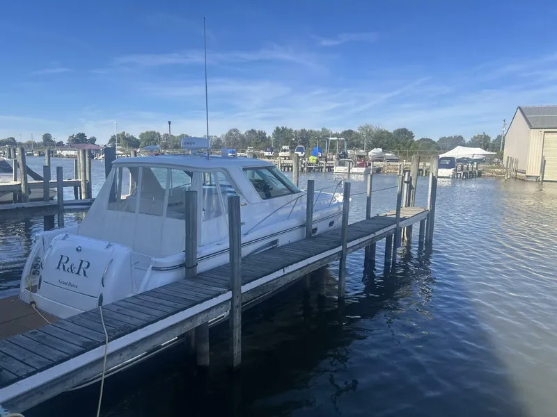 Slide: The Image of Tiara 36 2005 - 5703279