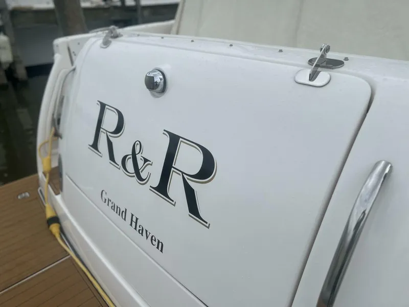 Slide: The Image of Tiara 36 2005 - 5681635