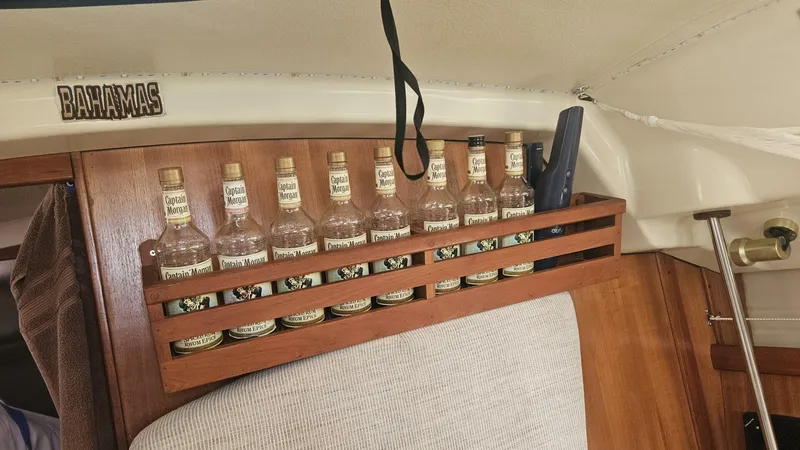 Slide: The Image of Hunter 33.5 1992 - 5673304