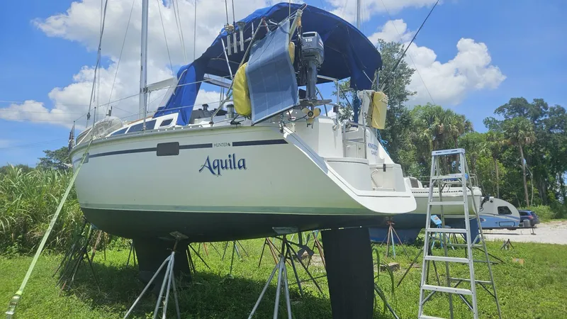 Slide: The Image of Hunter 33.5 1992 - 5803193