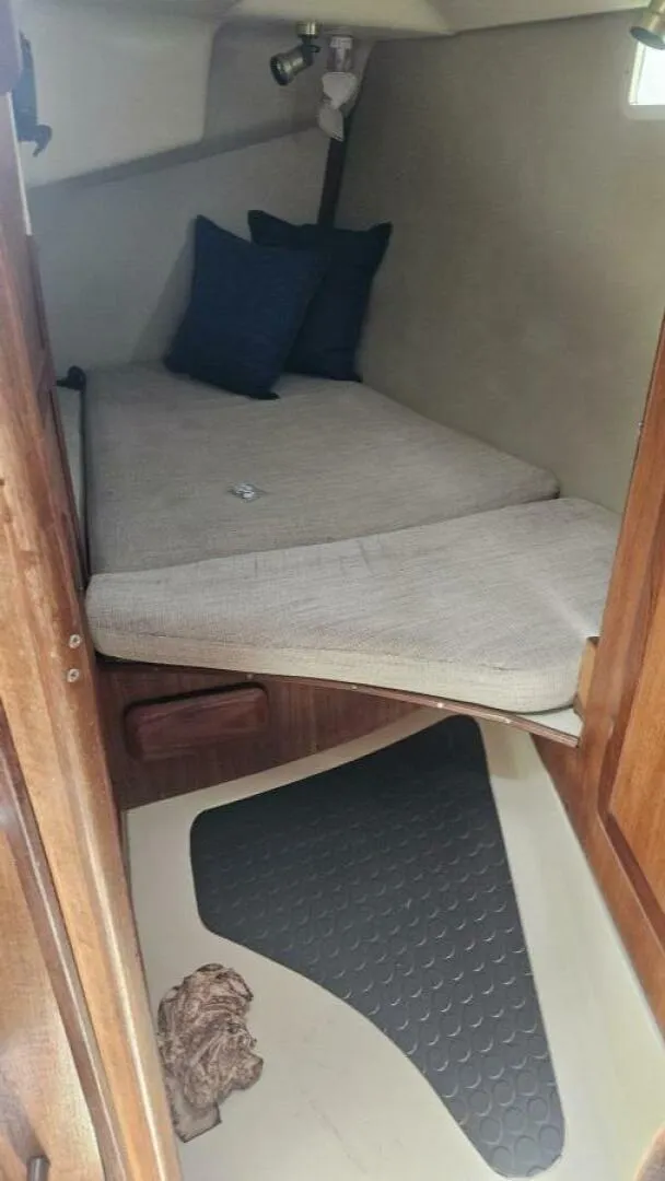 Slide: The Image of Hunter 33.5 1992 - 5803196