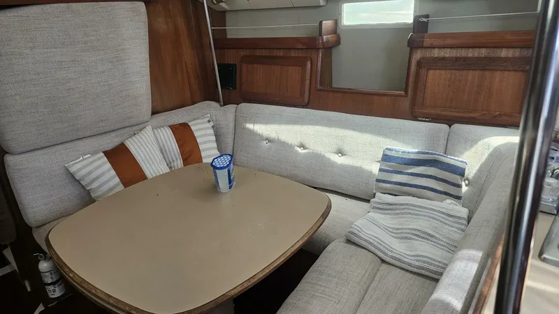 Slide: The Image of Hunter 33.5 1992 - 5803197