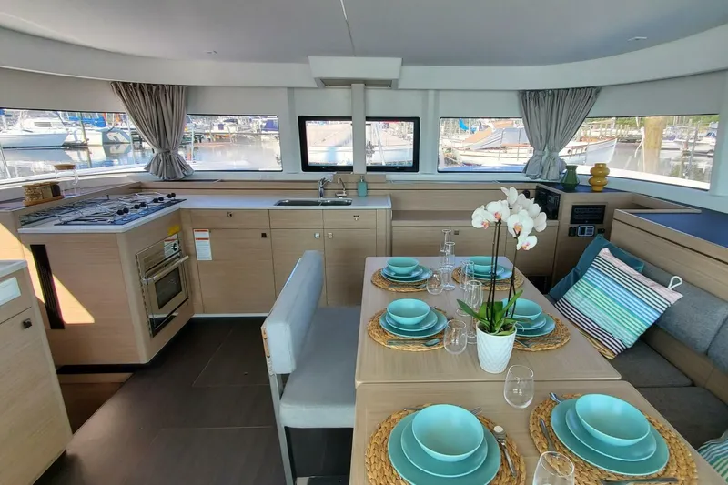 Slide: The Image of Lagoon 43 Owner's Version 2026 - 5673728