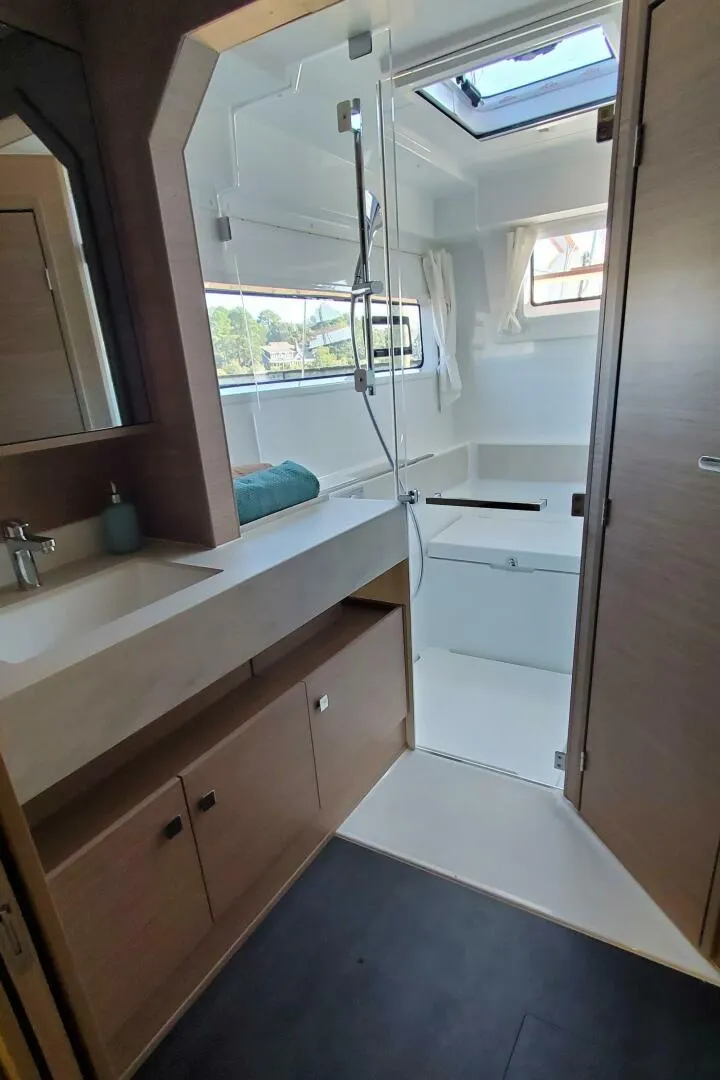 Slide: The Image of Lagoon 43 Owner's Version 2026 - 5673736