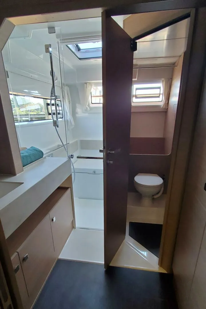 Slide: The Image of Lagoon 43 Owner's Version 2026 - 5673737