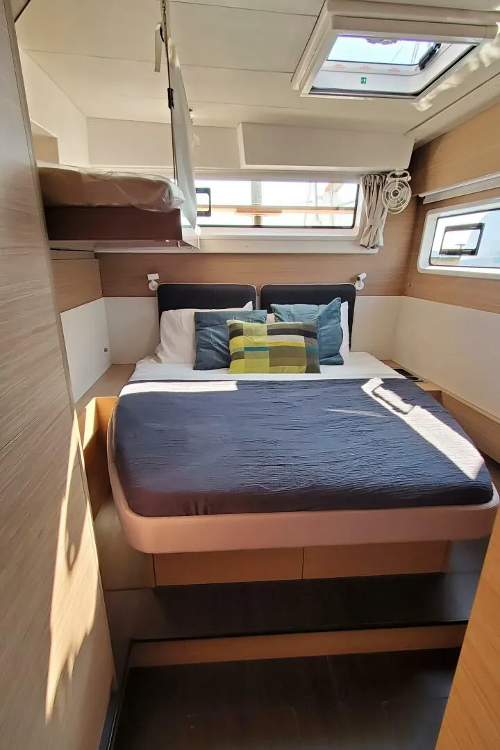 Slide: The Image of Lagoon 43 Owner's Version 2026 - 5673741