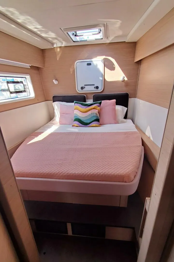 Slide: The Image of Lagoon 43 Owner's Version 2026 - 5673742